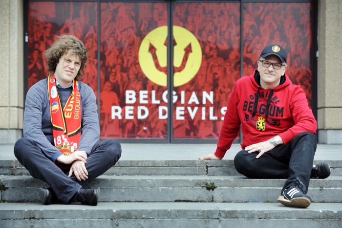Rote Teufel fanclub links op foto Wim Vanobberghen rechts Thomas Philipp Reiter © Marc Gysens