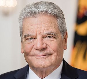 Bundespräsident Joachim Gauck / Porträtbild für Autogrammkarten.